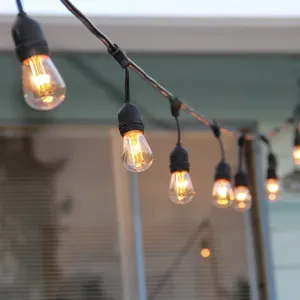 Lite Bulb Moments Vintage Edison smart ljusslinga med varmvita hängande lampor för utomhusbelysning på uteplatsen
