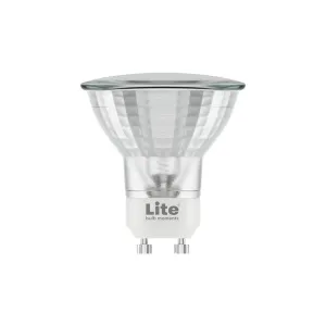 Lite Bulb Moments GU10 viedā LED prožektora spuldze ar caurspīdīga stikla priekšpusi un baltu pamatni uz melna fona