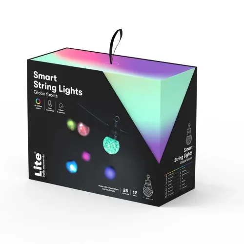 Išmaniosios šviesos grandinės pakuotė su "Smart String Lights" gaublio briaunomis, kilpa nešiojimui ir spalvotais gaubliais ant laido priekyje.